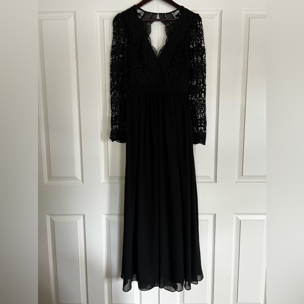 Lulu’s Black Lace Maxi Dress